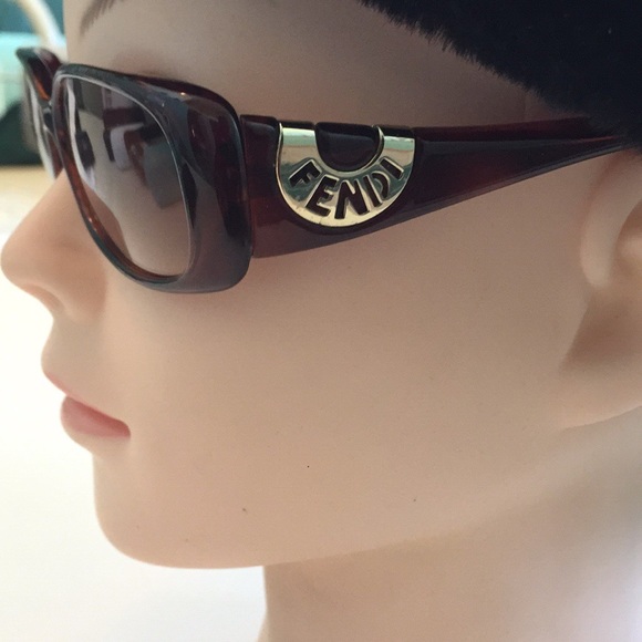 Fendi Sunglasses - Picture 5 of 7